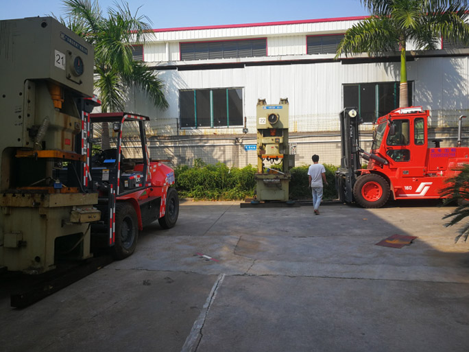 某五金制造商大型沖床搬遷